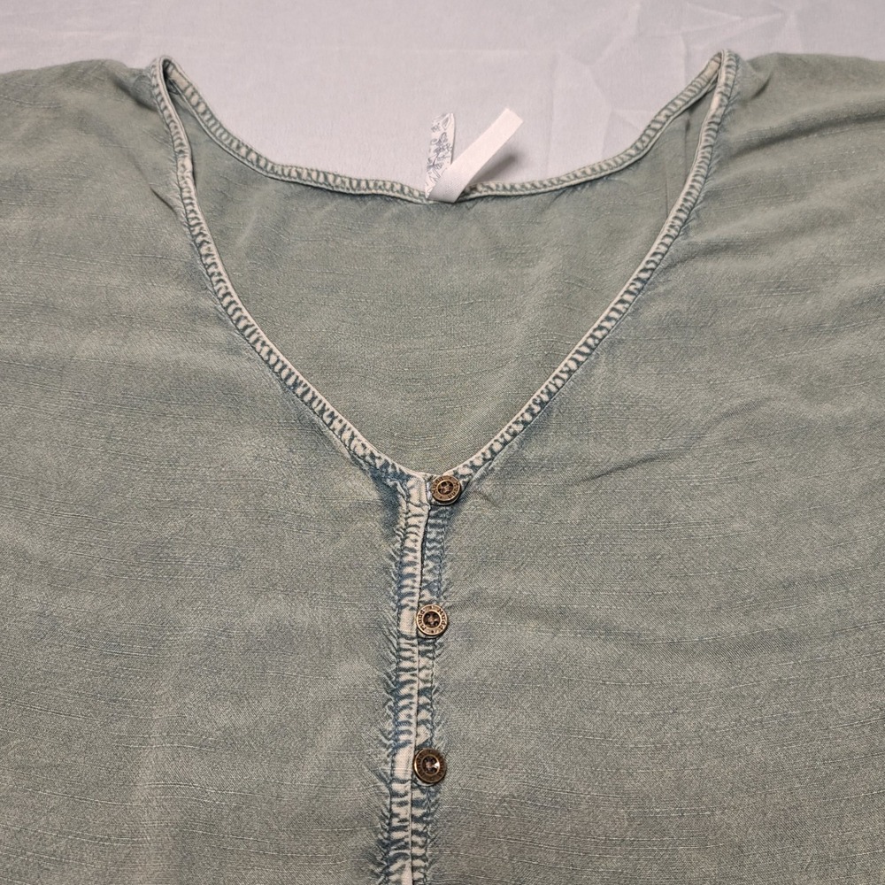 Mudd Button Front Top Women Large‎ Green Rayon V-Neck Cap Sleeve Relaxed Boho